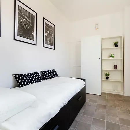 Art & History Flat